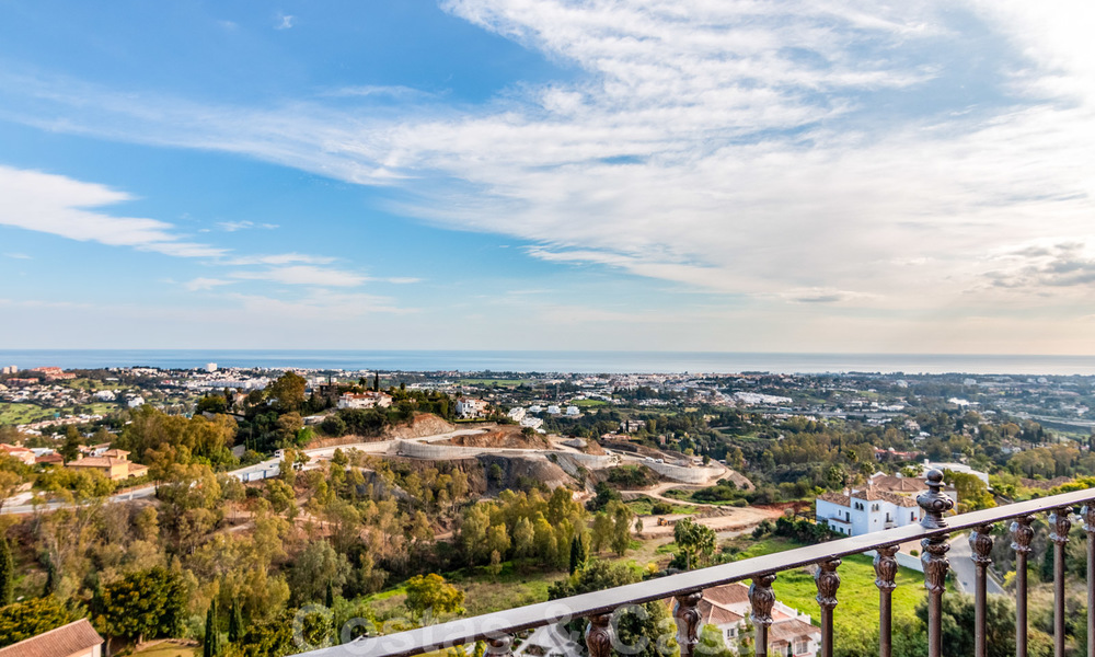 Prachtig penthouse appartement met panoramisch uitzicht op zee en de bergen te koop in Benahavis - Marbella 20254