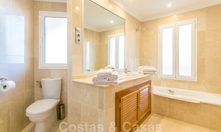 Mooi appartement met groot terras en prachtig uitzicht op zee te koop in een luxe complex met veel voorzieningen in Nueva Andalucia, Marbella 20126 