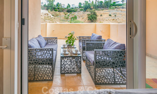 Elegant, recentelijk gerenoveerd appartement met mooi open uitzicht te koop in een prestigieus complex in Nueva Andalucía, Marbella 20305 