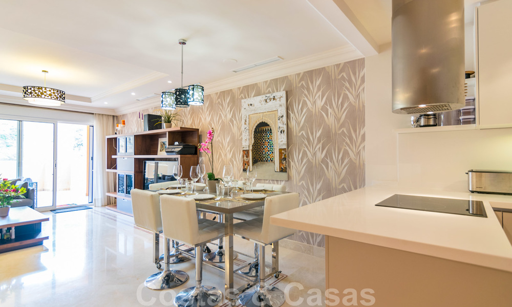 Elegant, recentelijk gerenoveerd appartement met mooi open uitzicht te koop in een prestigieus complex in Nueva Andalucía, Marbella 20316