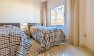 Zeldzaam, zeer mooi penthouse appartement met groot terras en adembenemend zeezicht te koop in Nueva Andalucia, Marbella 20339 