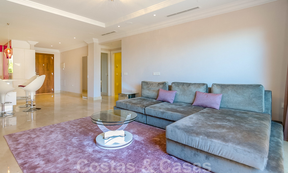 Aantrekkelijk, volledig gerenoveerd appartement in een prestigieus complex te koop, Nueva Andalucia, Marbella 20646
