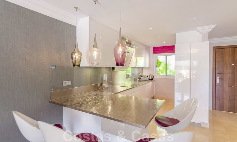 Aantrekkelijk, volledig gerenoveerd appartement in een prestigieus complex te koop, Nueva Andalucia, Marbella 20650