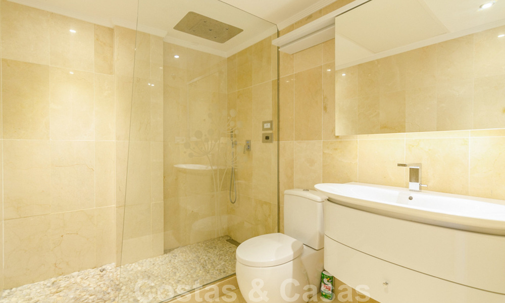 Aantrekkelijk, volledig gerenoveerd appartement in een prestigieus complex te koop, Nueva Andalucia, Marbella 20656