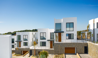 Gloednieuwe moderne half vrijstaande villa's met oogstrelend zeezicht te koop, Oost Marbella 20575 