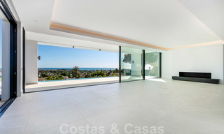 VERKOCHT. Super luxueuze eigentijdse villa met uitzicht op zee en bergen te koop in de Gouden Driehoek van Benahavis, Estepona, Marbella 20756 