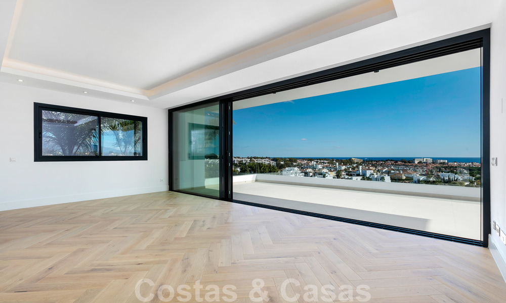 VERKOCHT. Super luxueuze eigentijdse villa met uitzicht op zee en bergen te koop in de Gouden Driehoek van Benahavis, Estepona, Marbella 20776