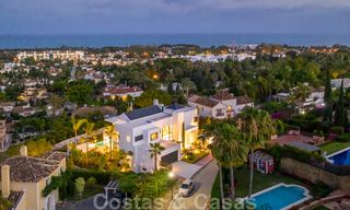 VERKOCHT. Super luxueuze eigentijdse villa met uitzicht op zee en bergen te koop in de Gouden Driehoek van Benahavis, Estepona, Marbella 25434 
