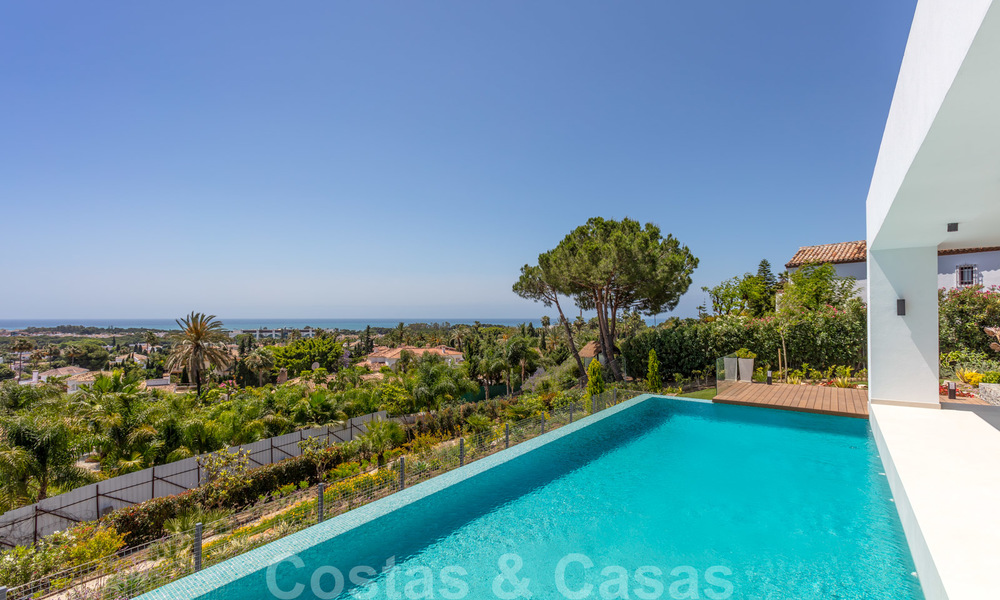 VERKOCHT. Super luxueuze eigentijdse villa met uitzicht op zee en bergen te koop in de Gouden Driehoek van Benahavis, Estepona, Marbella 25442