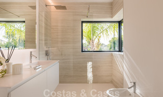 VERKOCHT. Super luxueuze eigentijdse villa met uitzicht op zee en bergen te koop in de Gouden Driehoek van Benahavis, Estepona, Marbella 29781 