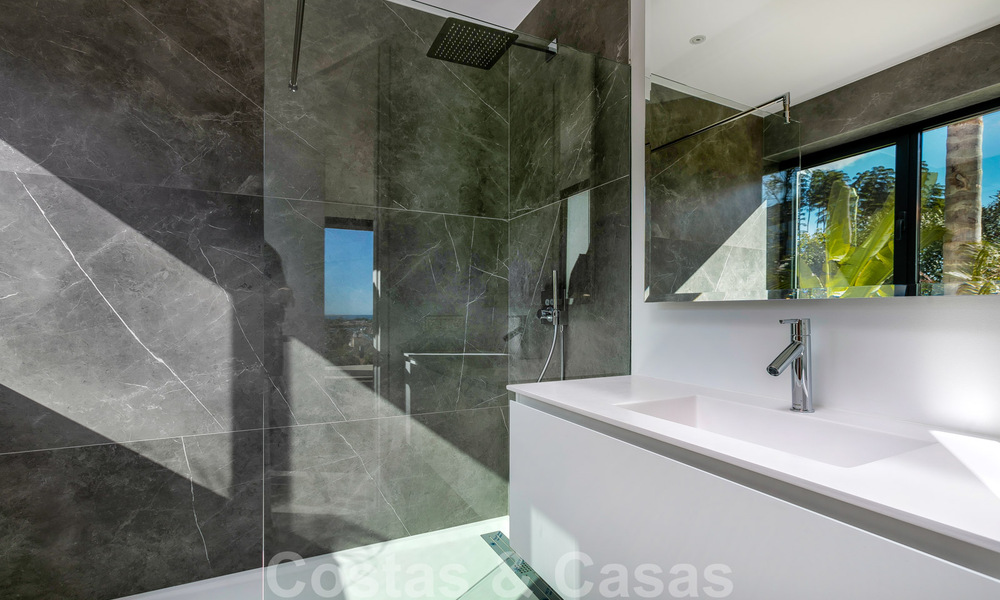 VERKOCHT. Super luxueuze eigentijdse villa met uitzicht op zee en bergen te koop in de Gouden Driehoek van Benahavis, Estepona, Marbella 29783