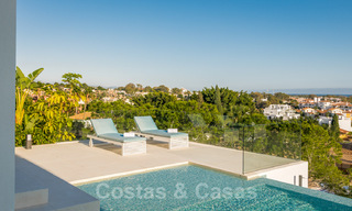 VERKOCHT. Super luxueuze eigentijdse villa met uitzicht op zee en bergen te koop in de Gouden Driehoek van Benahavis, Estepona, Marbella 29792 
