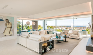 VERKOCHT. Super luxueuze eigentijdse villa met uitzicht op zee en bergen te koop in de Gouden Driehoek van Benahavis, Estepona, Marbella 29804 