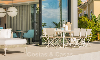 VERKOCHT. Super luxueuze eigentijdse villa met uitzicht op zee en bergen te koop in de Gouden Driehoek van Benahavis, Estepona, Marbella 32028 