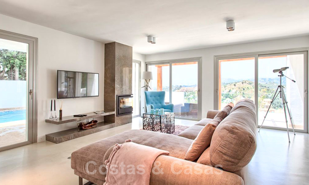 Charmante, volledig gerenoveerde luxe villa met uitzicht op zee en de bergen te koop, Nueva Andalucia, Marbella 20911