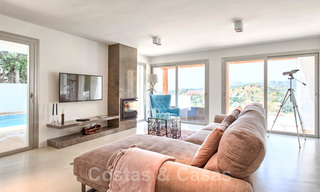 Charmante, volledig gerenoveerde luxe villa met uitzicht op zee en de bergen te koop, Nueva Andalucia, Marbella 20911 