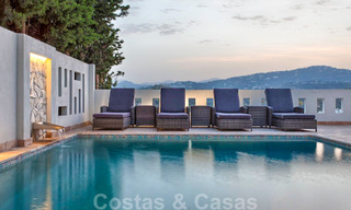 Charmante, volledig gerenoveerde luxe villa met uitzicht op zee en de bergen te koop, Nueva Andalucia, Marbella 20912 