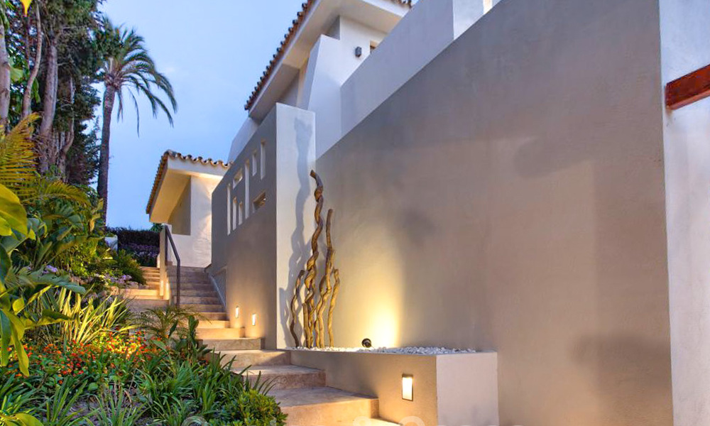 Charmante, volledig gerenoveerde luxe villa met uitzicht op zee en de bergen te koop, Nueva Andalucia, Marbella 20916