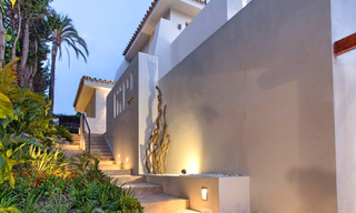 Charmante, volledig gerenoveerde luxe villa met uitzicht op zee en de bergen te koop, Nueva Andalucia, Marbella 20916 