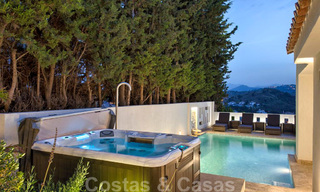 Charmante, volledig gerenoveerde luxe villa met uitzicht op zee en de bergen te koop, Nueva Andalucia, Marbella 20925 