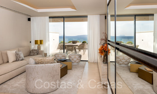 Nieuwe ultra luxueuze strandappartementen te koop, vlakbij het centrum en de jachthaven van Estepona 64831 
