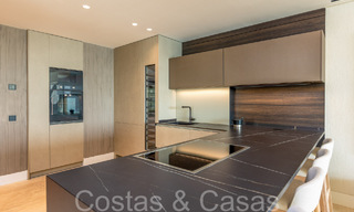 Nieuwe ultra luxueuze strandappartementen te koop, vlakbij het centrum en de jachthaven van Estepona 64832 