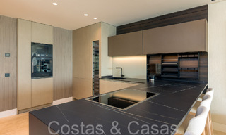 Nieuwe ultra luxueuze strandappartementen te koop, vlakbij het centrum en de jachthaven van Estepona 64833 