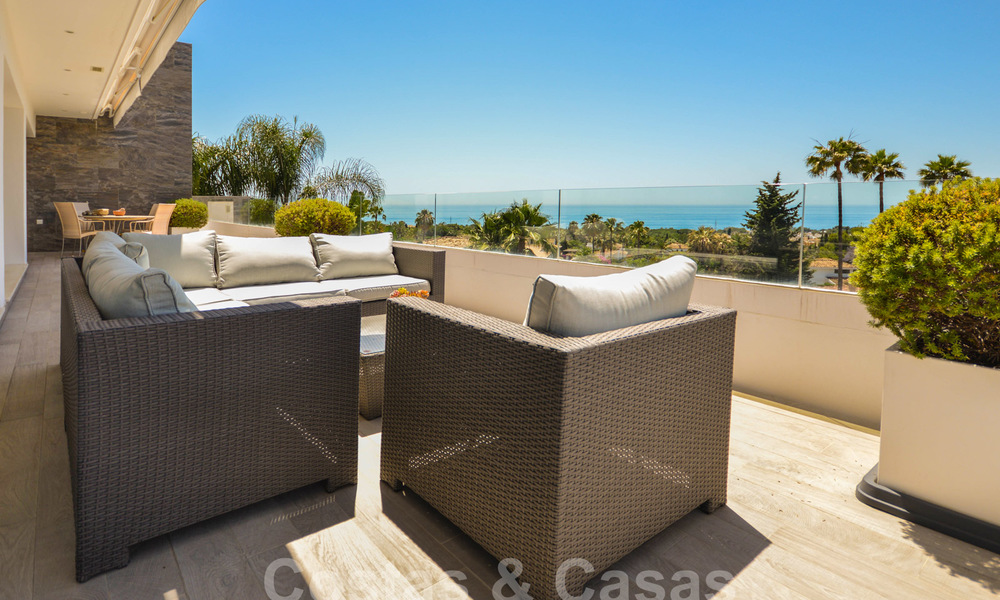 Moderne luxe villa met panoramisch zeezicht te koop in het prestigieuze Golden Mile district van Marbella 20967