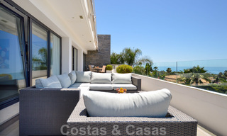 Moderne luxe villa met panoramisch zeezicht te koop in het prestigieuze Golden Mile district van Marbella 20968 