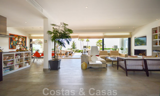 Moderne luxe villa met panoramisch zeezicht te koop in het prestigieuze Golden Mile district van Marbella 20992 