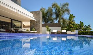 Moderne luxe villa met panoramisch zeezicht te koop in het prestigieuze Golden Mile district van Marbella 21005 