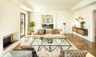 Statige, volledig gerenoveerde klassieke villa met zeezicht te koop, Sierra Blanca, Marbella 21020 