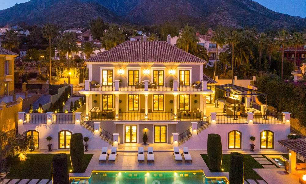 Statige, volledig gerenoveerde klassieke villa met zeezicht te koop, Sierra Blanca, Marbella 21038