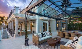 Statige, volledig gerenoveerde klassieke villa met zeezicht te koop, Sierra Blanca, Marbella 21040 