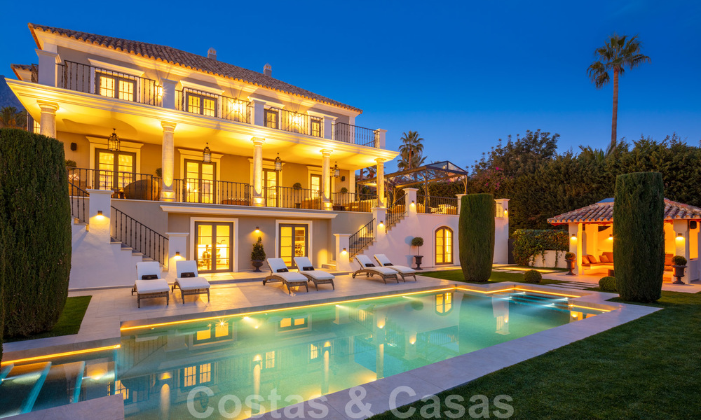 Statige, volledig gerenoveerde klassieke villa met zeezicht te koop, Sierra Blanca, Marbella 21045