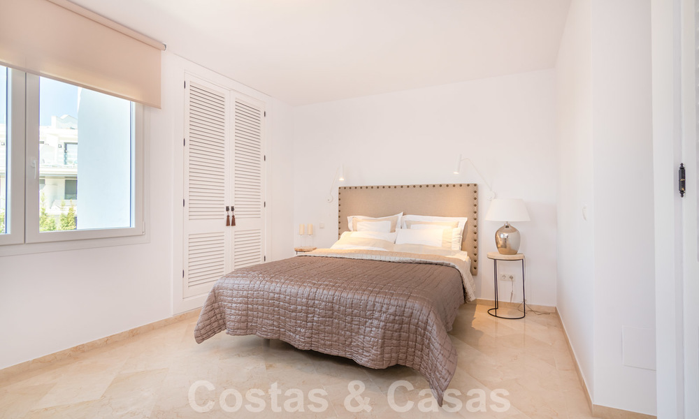 Te koop: lichtrijke, ruime schakelvilla in een populaire strandurbanisatie op de New Golden Mile, tussen Marbella en Estepona 21194