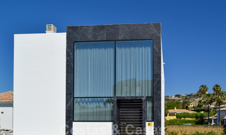 Te koop: instapklare nieuwe moderne villa met panoramisch uitzicht in een gegeerde urbanisatie in Benahavis - Marbella 21300 
