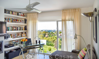 Te koop: instapklare nieuwe moderne villa met panoramisch uitzicht in een gegeerde urbanisatie in Benahavis - Marbella 21301 