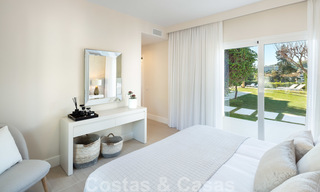 Majestueuze, volledig gerenoveerde Spaanse trendy villa te koop, direct aan de golfbaan in Nueva Andalucia, Marbella 21346 