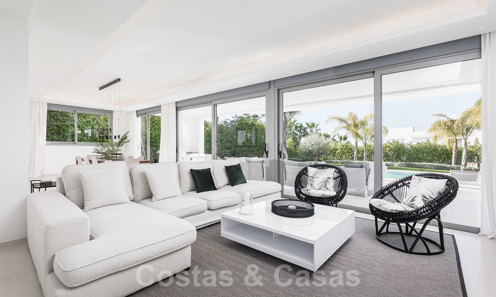Eigentijdse luxe villa met veel privacy te koop, in de Golf Vallei van Nueva Andalucia, Marbella 21382