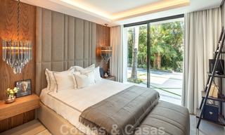 Weelderige modern-mediterrane luxe villa te koop, direct aan de golfbaan in Nueva Andalucia, Marbella 21513 