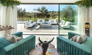 Weelderige modern-mediterrane luxe villa te koop, direct aan de golfbaan in Nueva Andalucia, Marbella 21519 