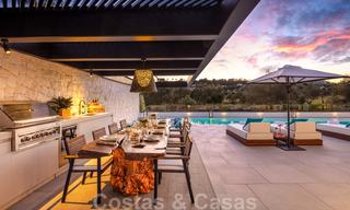Weelderige modern-mediterrane luxe villa te koop, direct aan de golfbaan in Nueva Andalucia, Marbella 21531 