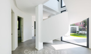 Prachtige nieuwe eigentijdse villa te koop, klaar om in te trekken, Oost-Marbella 21778 