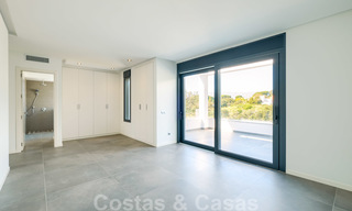 Prachtige nieuwe eigentijdse villa te koop, klaar om in te trekken, Oost-Marbella 21787 