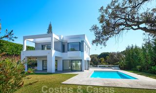 Prachtige nieuwe eigentijdse villa te koop, klaar om in te trekken, Oost-Marbella 21798 