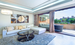 Luxe appartement te koop in een exclusief complex direct aan het strand op de New Golden Mile, Estepona 21814 