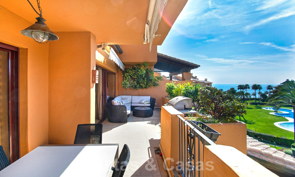 Luxe appartement te koop in een exclusief complex direct aan het strand op de New Golden Mile, Estepona 21816