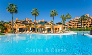 Luxe appartement te koop in een exclusief complex direct aan het strand op de New Golden Mile, Estepona 21819 