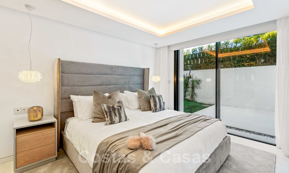 Zeer stijlvolle eigentijdse luxe villa te koop in het hart van de Golf Vallei, instapklaar - Nueva Andalucia, Marbella 21851